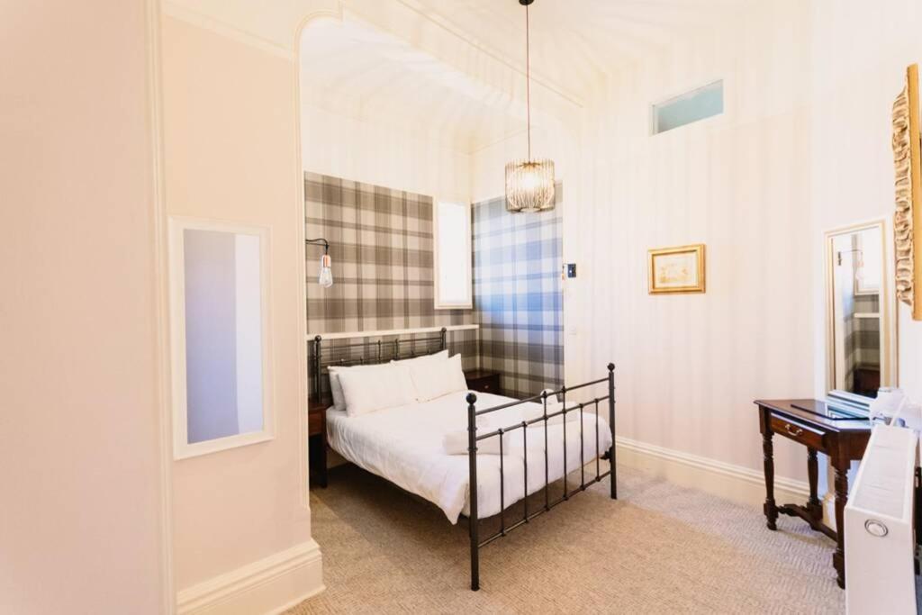 Atholl Apartment - A Unique Apartment In Countryside Park With Wifi And Access To Pool And Bar Perth Exteriör bild